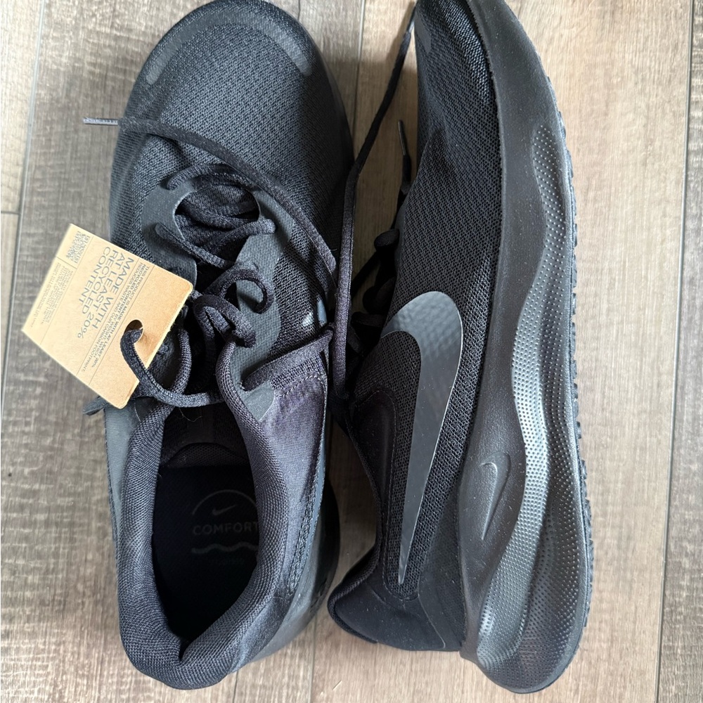Nike Men's Black Athletic Sneakers